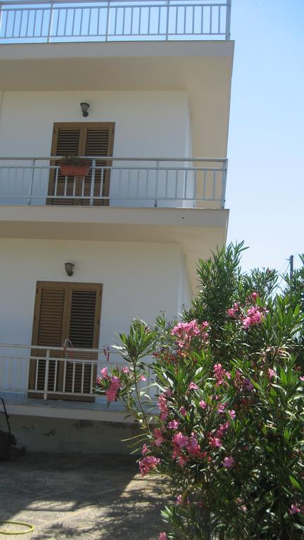 St Paul And Peter'S House Apartment อัสโปรวาลตา ภายนอก รูปภาพ